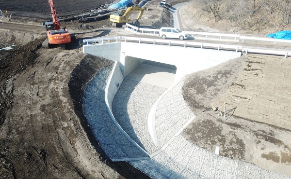 富秋士幌川下流地区　富秋排水路工事