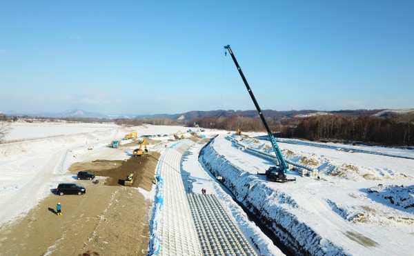 十勝川改修工事の内　ニトマップ築堤河岸保護工事